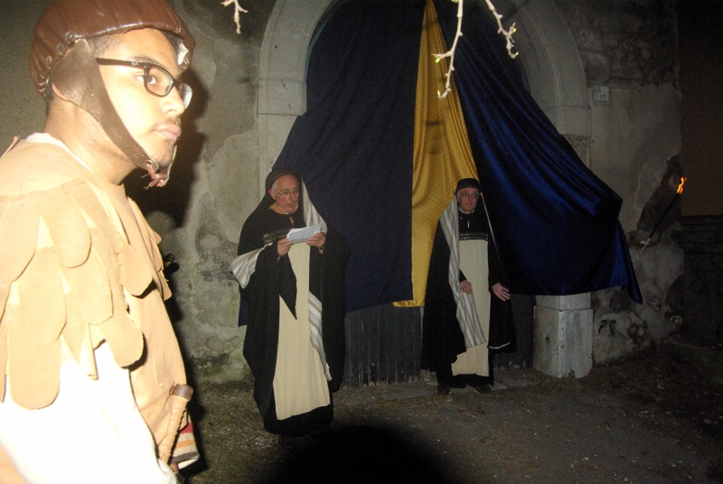 via-crucis-2013-parrocchia-san-pietro-17