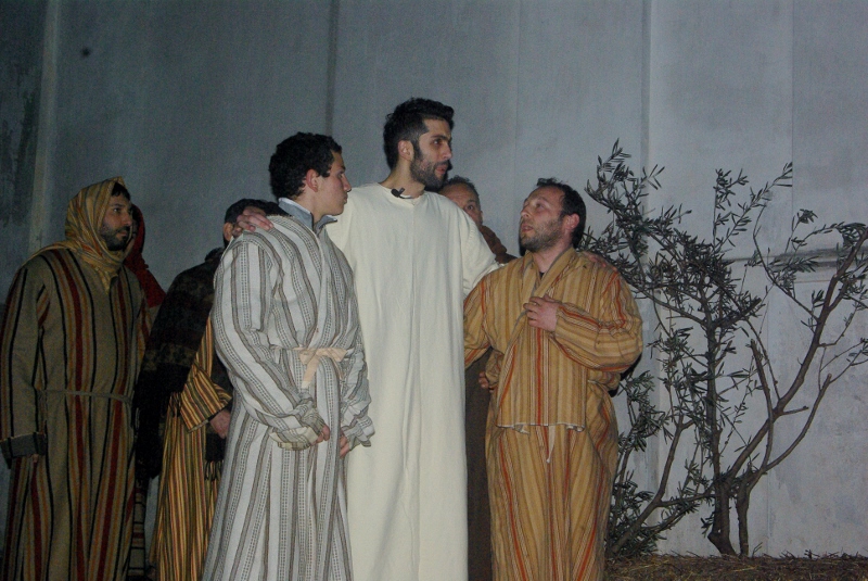 via-crucis-2013-parrocchia-san-pietro-2