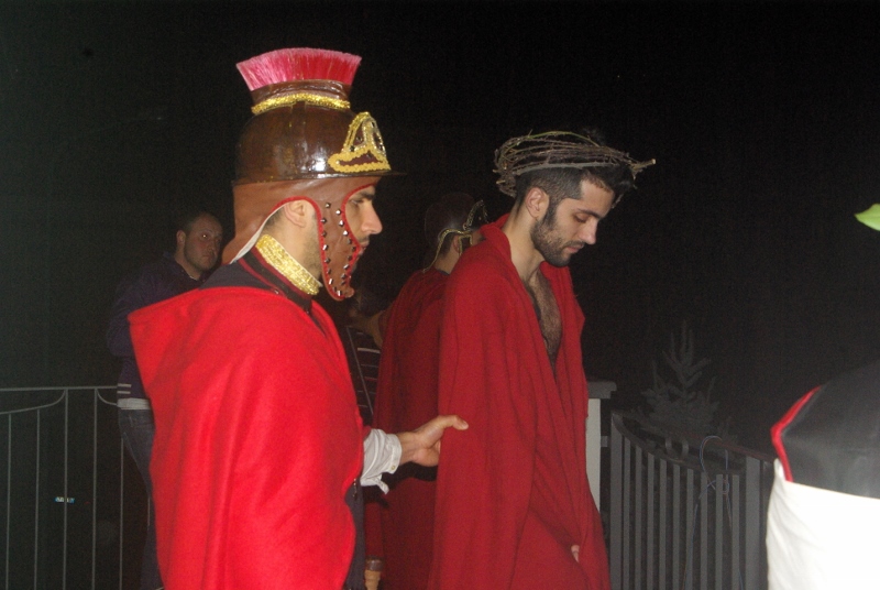 via-crucis-2013-parrocchia-san-pietro-30