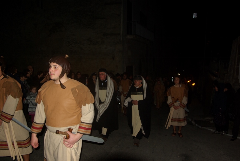 via-crucis-2013-parrocchia-san-pietro-37