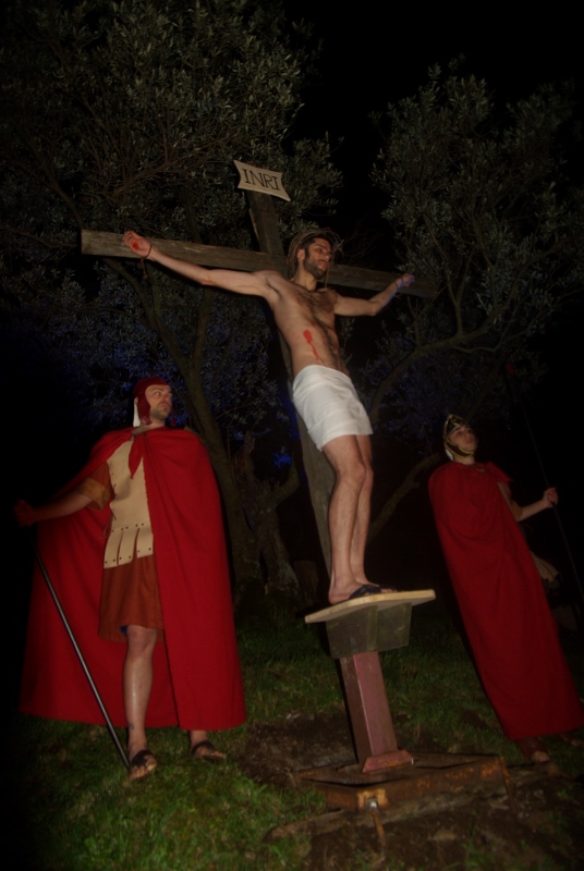 via-crucis-2013-parrocchia-san-pietro-39